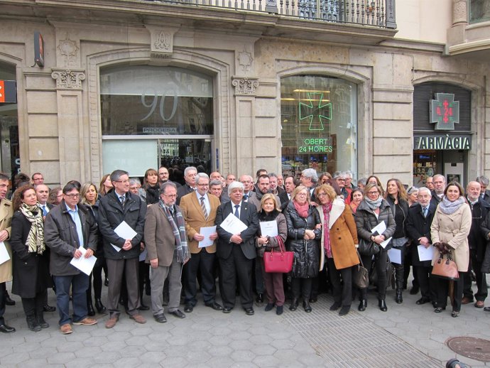 Colegios profesionales catalanes hablan de la crisis de los refugiados