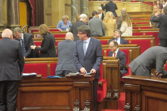 Pleno del Parlament, con Carles Puigdemont