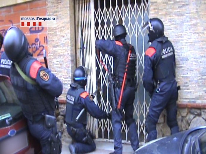 Mossos de la Arro desmantelan un cultivo de marihuana en un hotel en desuso