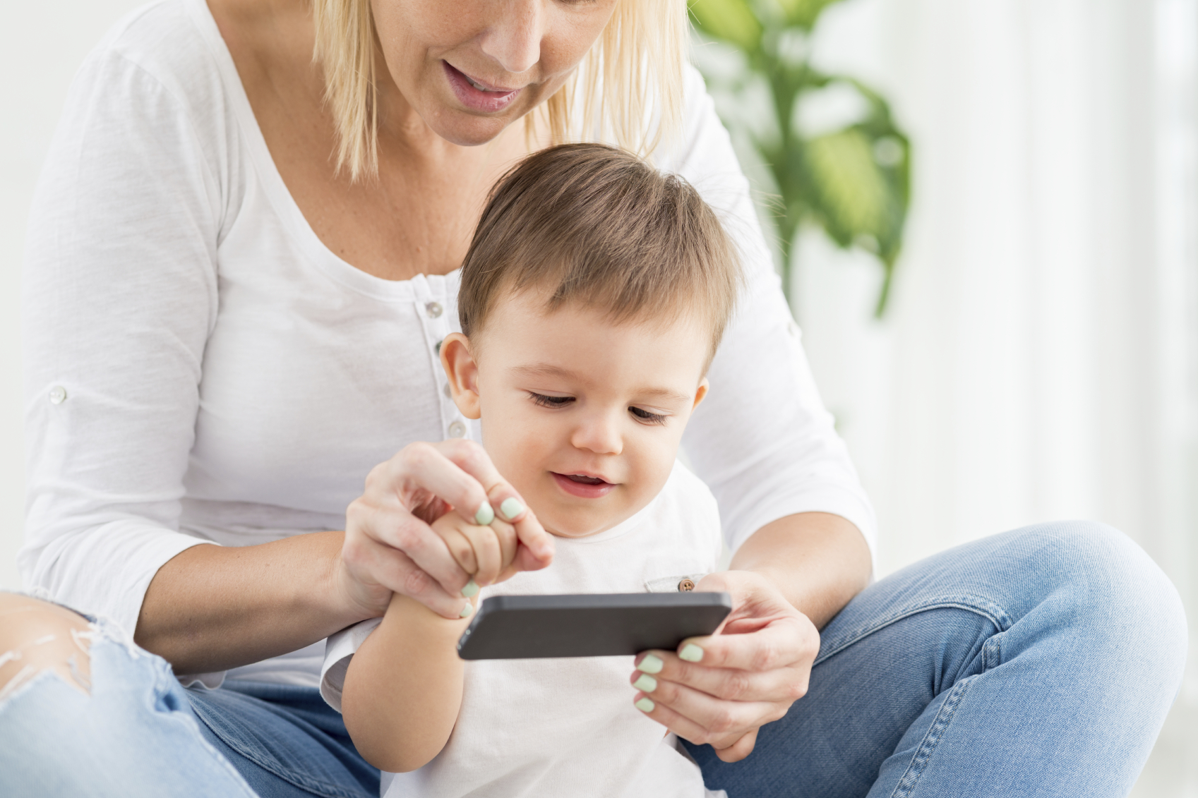 Riesgos de usar el smartphone como tranquilizante de niños