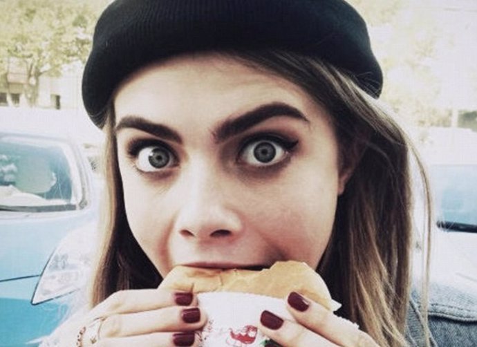 TWITTER CARA DELEVINGNE