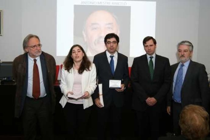 Los hijos de Antonio Mestre recogen la Medalla de Protección Civil