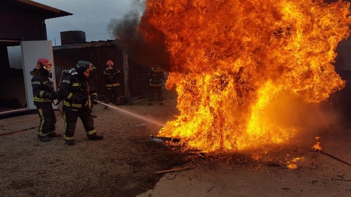 Los bomberos de la DPZ están realizando cursos para mejorar su formación