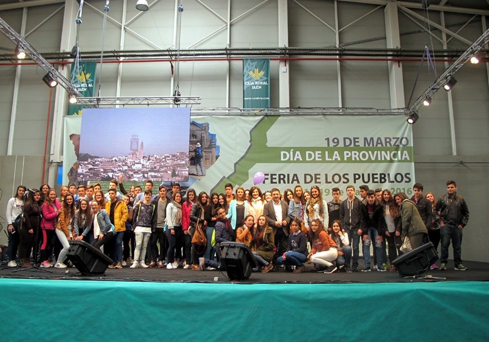 Alumnos que han realizado los vídeos sobre municipios de Jaén.