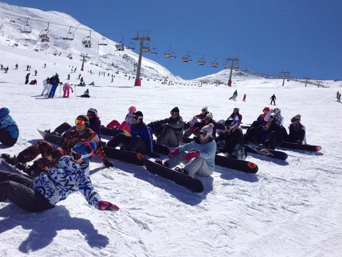 Ás De 400 Jóvenes Han Participado Ya En Activ Idades Deportivas En La Nieve A Tr
