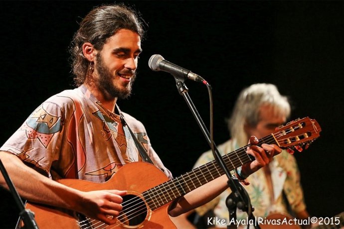 El cantautor Pedro Pastor actúa en Hervás este sábado