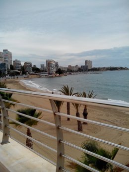 Playa de l'Albufereta al norte de Alicante