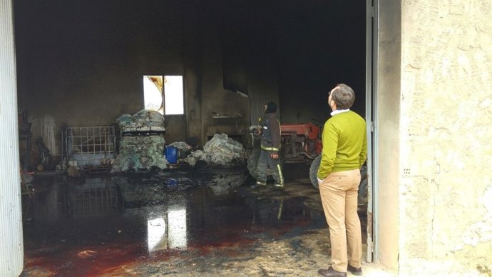 Interior de la nave calcinada