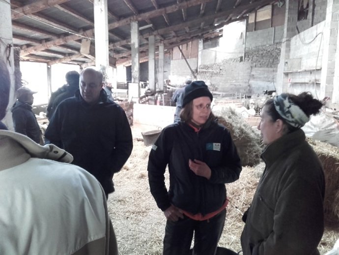 Foto de familia con los representantes municipales y de Oran