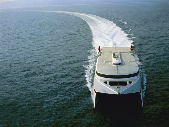 Catamarán Milenium Dos 