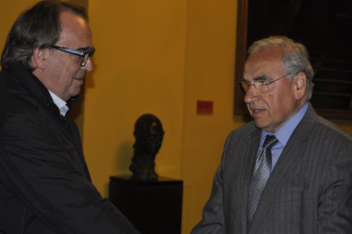 Alfonso Guerra y Carlos Pérez Anadón (PSOE).