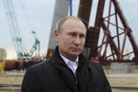 Putin apela a los zares para defender la construcción de un puente desde Crimea a Rusia