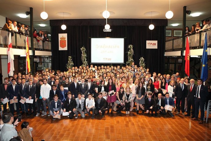 Entrega de títulos de FP y Bachiller tecnológico del Centro ETI de Tudela