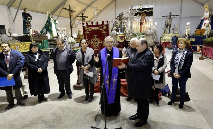 Inauguración de la exposición de los pasos de Semana Santa en la Plaza Porticada