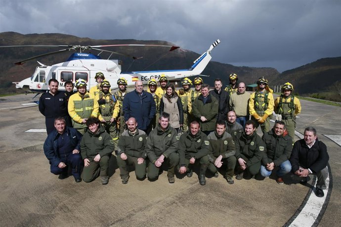 El consejero de Medio Rural da la bienvenida a la brigada del MAGRAMA
