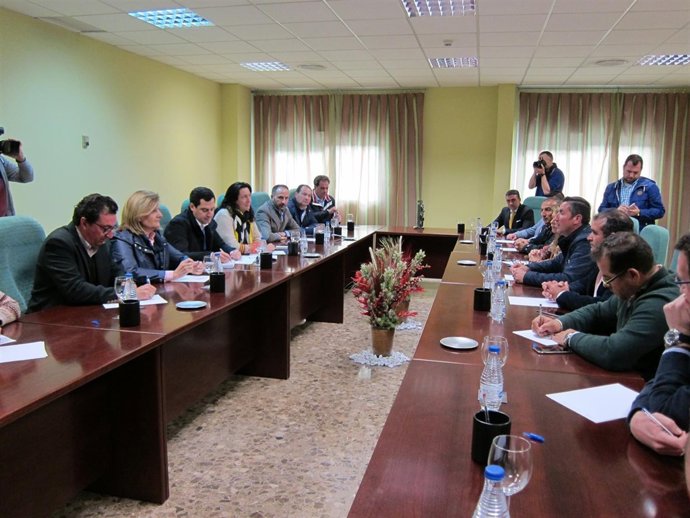 Juanma Moreno y Fátima Báñez, y la Plataforma en Defensa de Regadíos del Condado