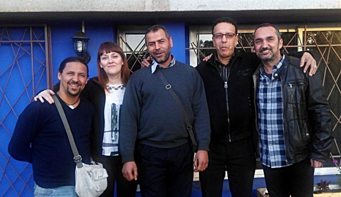 María José Hernández y Joaquín Pardinilla con los músicos del grupo Inouraz.