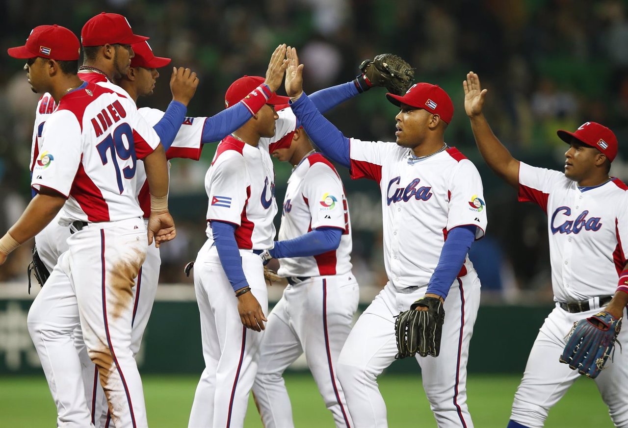 Jugadores del equipo nacional cubano de béisbol durante el mundial de Japón 2013