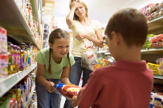 Niños discutiendo, reglas, regañar