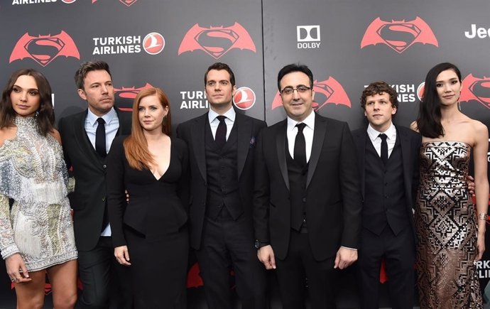Turkish Airlines presenta el estreno mundial de Batman vs Superman en Nueva York