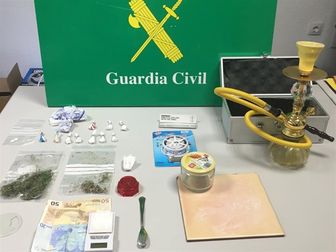 Material intervenido al detenido en Íscar. 
