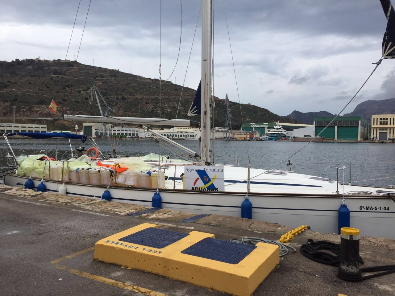 Velero interceptado con droga