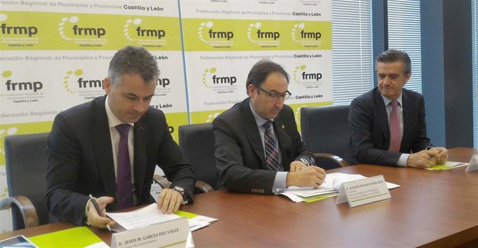 Firma del protocolo entre la FRMP y Aquona