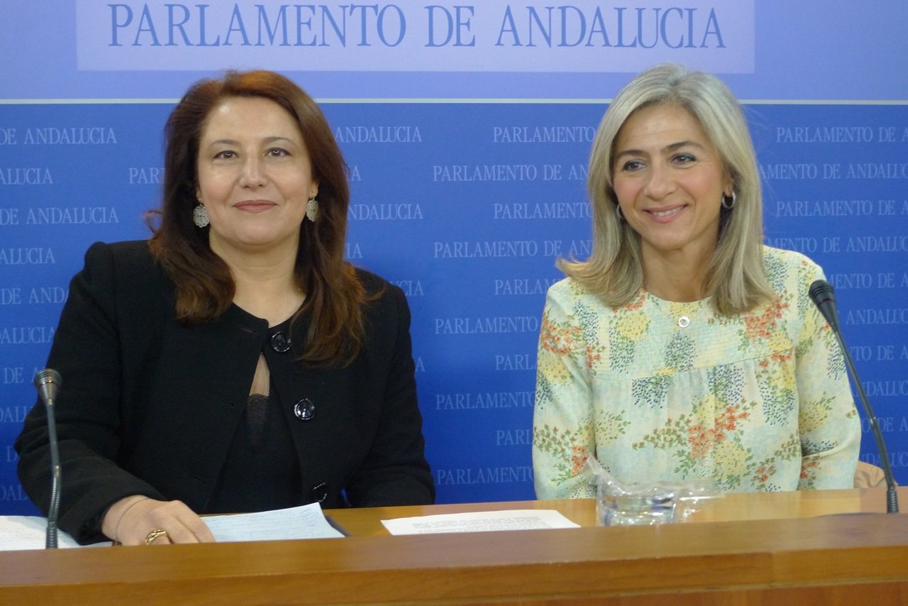 Carmen Crespo y Patricia del Pozo, hoy en rueda de prensa.