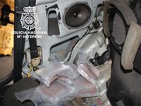 Encarcelados por transportar casi cinco kilos de heroína ocultos en su coche