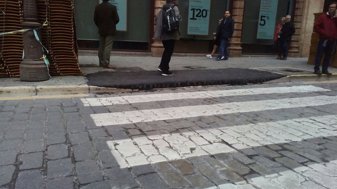 Modificación de uno de los pasos de peatones.