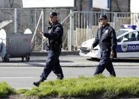 Un hombre se inmola con una granada en una pastelería de Belgrado