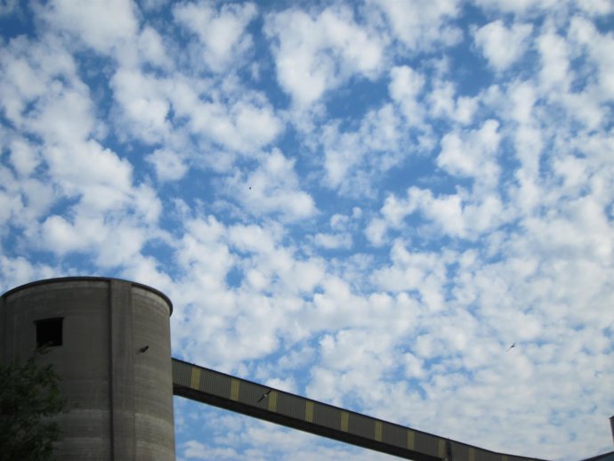 Cementera Lafarge, industria, comercio, exportaciones.