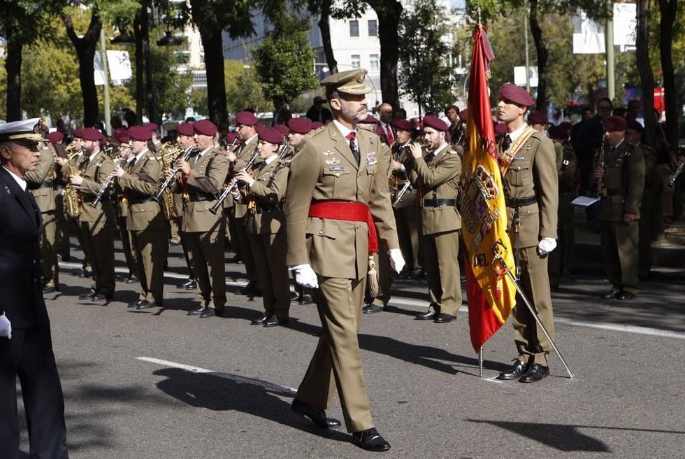 El Rey Felipe VI pasa revista a las tropas 