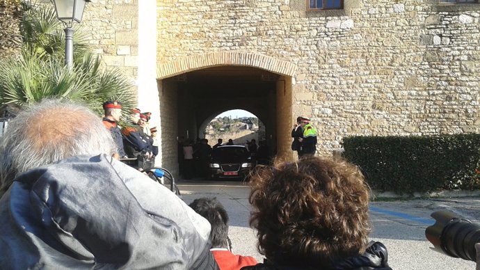 El coche de Matteo Renzi en el Parador de Tortosa