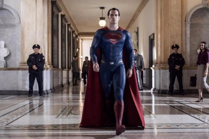 Conseguirá Batman v Superman superar los 350 millones en su estreno?