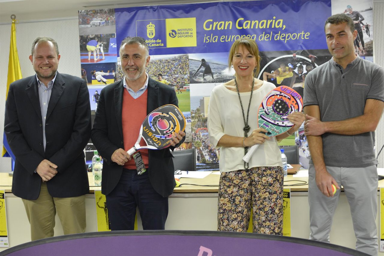 Ramírez, Torres, Jiménez y Santana durante la presentación a los medios 