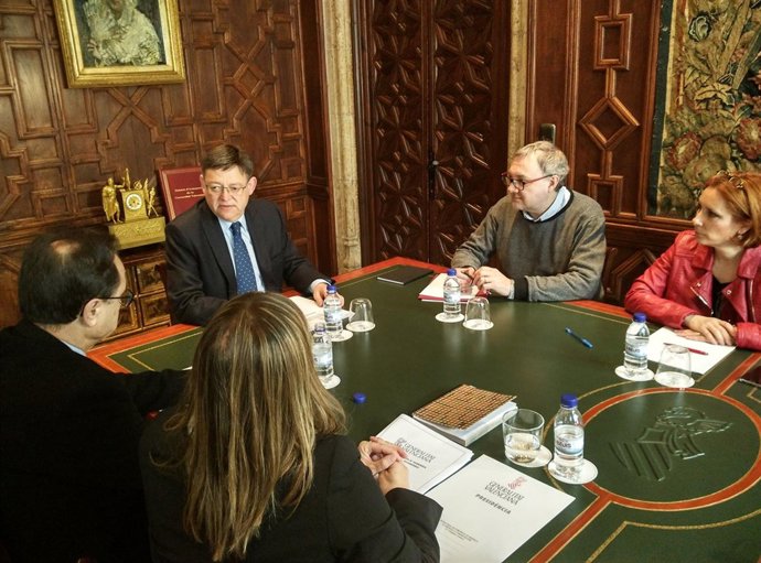 Ximo Puig en una reunión con Soler y otros altos cargos