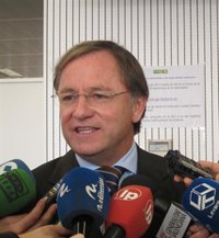 Refuerzan la seguridad en medios de transporte en la Comunitat tras los atentados