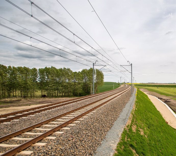 Comsa, trabajos ferroviarios en una línea de Polonia