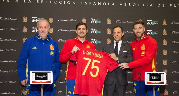 Vicente del Bosque, Íker Casillas y Sergio Ramos en un acto con El Corte Inglés 