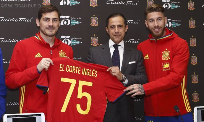Diego Copado (El Corte Inglés), Iker Casillas y Sergio Ramos 