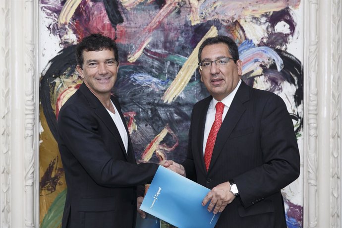 Antonio Banderas (Fundación Lagrimas y Favores)  y Antonio Pulido  (Cajasol)