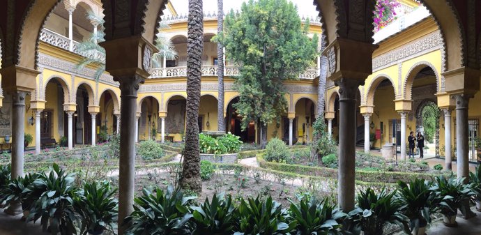 Visita Palacio De Las Dueñas En Sevilla