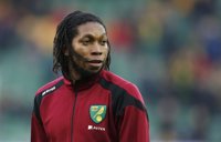 El delantero congoleño Dieumerci Mbokani sale ileso de los atentados de Bruselas