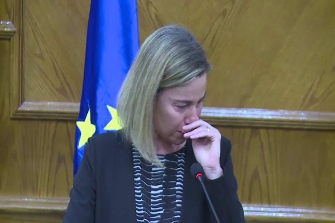 Mogherini se emociona y llora por los atentados de Bruselas