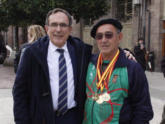 El alcalde con Adolfo Gutiérrez