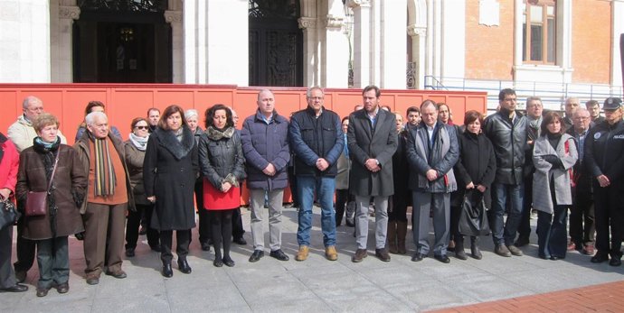 La Corporación Municipal ha guardado un minuto de silencio 