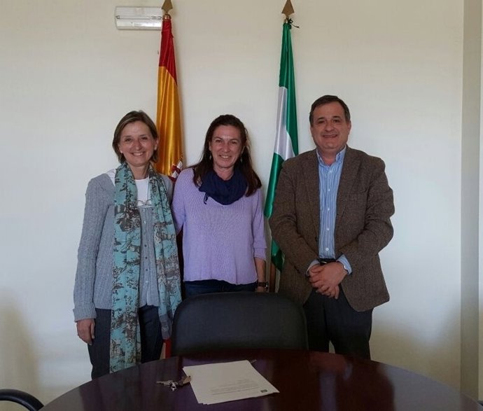 Firma de un convenio entre la Junta y la Fundación Harena