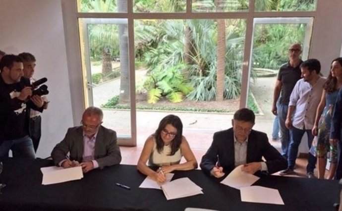 Imagen de la firma del Acord del Botànic