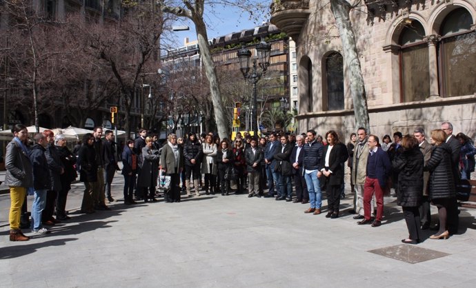 Minuto de silencio de la Diputación de Barcelona por los atentados en Bruselas